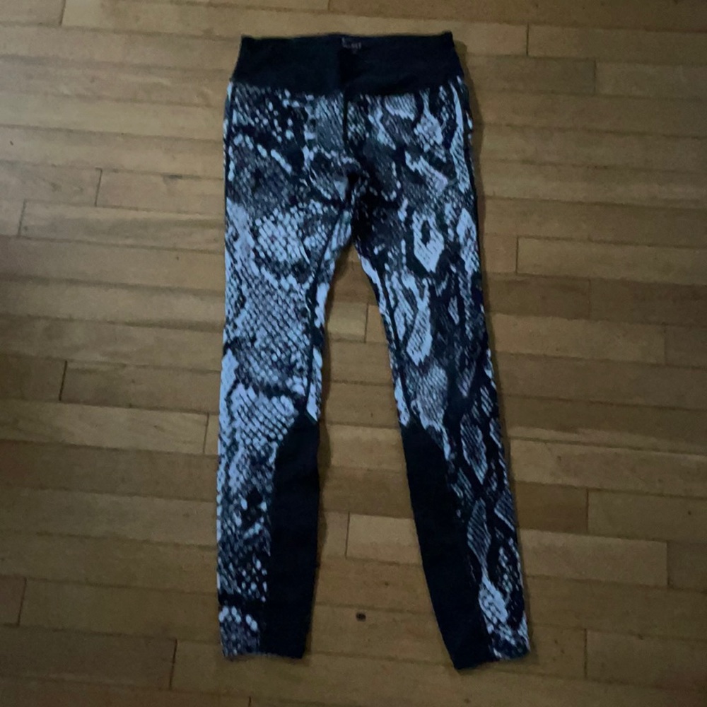 Nike Dri-Fit leggings. Women’s size small.